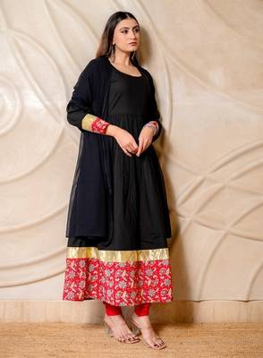 Black anarkali kurta with red printed border & dupatta  set of 3 3