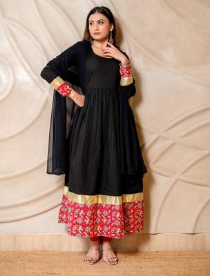 Black anarkali kurta with red printed border & dupatta  set of 3 4