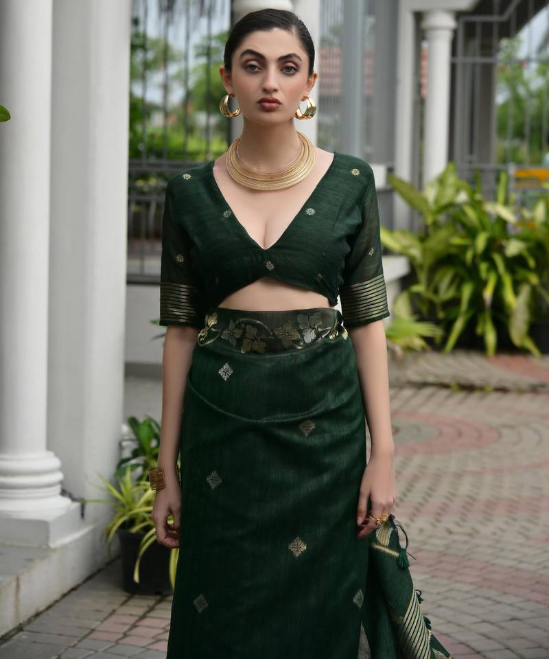 Dark green premium jute linen silk saree with zari weaved pallu, double shaded border