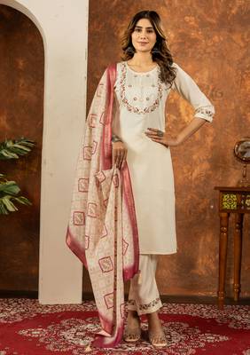 Off white embroidered marina silk kurta set with dupatta 1