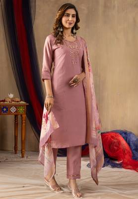 Onion pink embroidered shimmer gold silk kurta set with dupatta 2