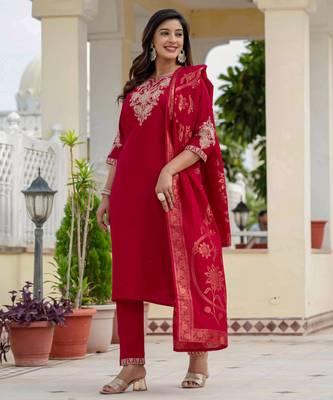 Maroon embroidered roman silk kurta set with dupatta 2