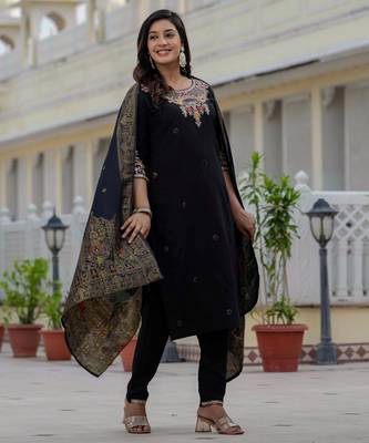Black embroidered roman silk kurta set with dupatta 2