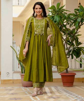 Mehendi embroidered viscose roman silk kurta set with dupatta 2
