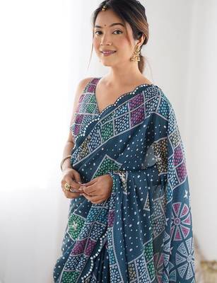 Blue digital printed georgette saree set 4
