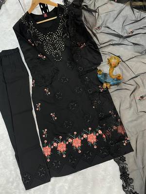 Black embroidered viscose roman kurta set with dupatta 4