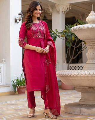 Pink embroidered viscose mango silk kurta set with dupatta 2