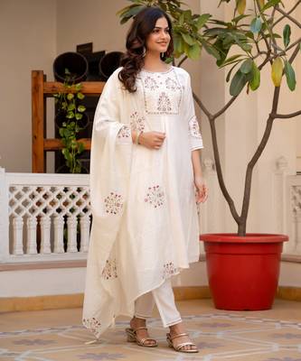 White embroidered viscose mango silk kurta set with dupatta 2