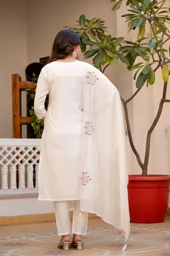White embroidered viscose mango silk kurta set with dupatta