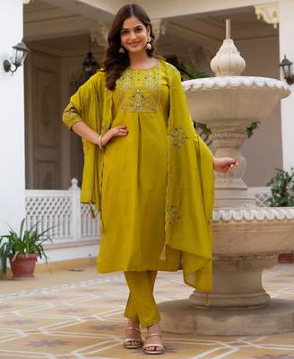 Parrot green embroidered viscose mango silk kurta set with dupatta 2