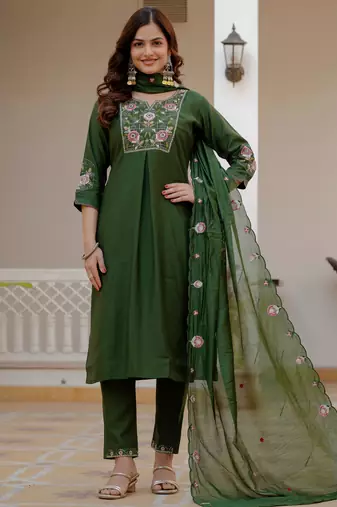 Green embroidered viscose mango silk kurta set with dupatta