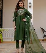Green embroidered viscose mango silk kurta set with dupatta