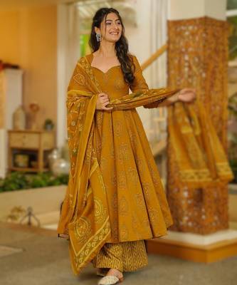 Mud maslin heavy digital printed kurta set with dupatta 1