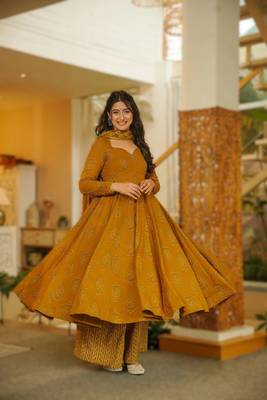 Mud maslin heavy digital printed kurta set with dupatta 3