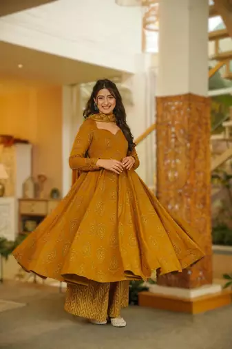 Mud maslin heavy digital printed kurta set with dupatta