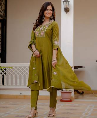 Mehendi embroidered viscose mango silk kurta set with dupatta 2