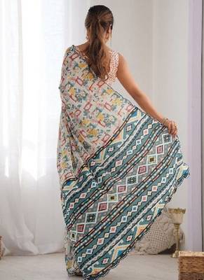 Off white digital printed georgette saree set 3