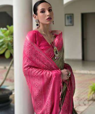 Grey soft desi tussar silk blend saree with unique ikkat painted design & pallu 3