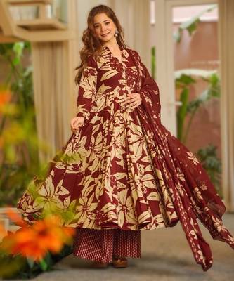 Dark red maslin heavy digital printed kurta set with dupatta 3