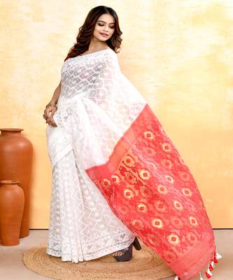 Women's white embellished cotton blend jamdani saree 2