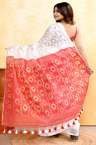 Women's white embellished cotton blend jamdani saree