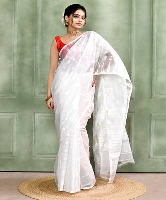 Women's white embellished cotton blend jamdani saree 3