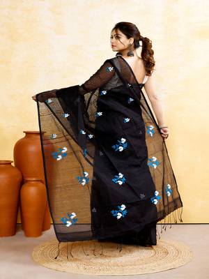 Women's black embellished cotton blend embroidery saree 4