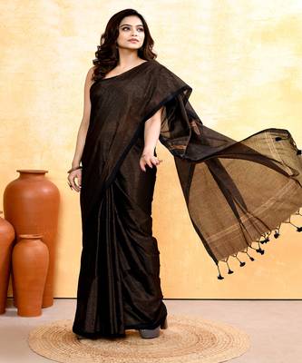 black embellished cotton blend zari check handloom saree 3