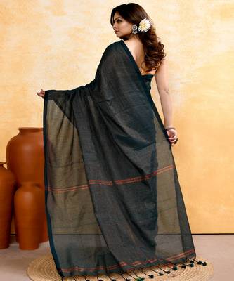 moss green embellished cotton blend zari check handloom saree 3