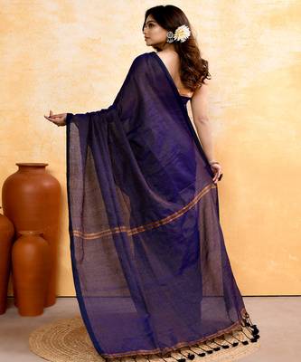 navy blue embellished cotton blend zari check handloom saree 3