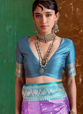 lavender satin handloom weaving silk with contrast border and pallu 4