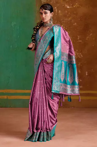 onion pink satin handloom weaving silk with contrast border and pallu