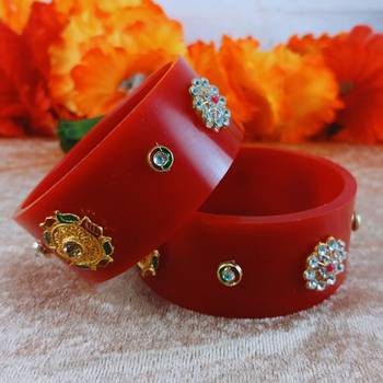 Stone stud colour red pack of 2 material acrylic bangle 2