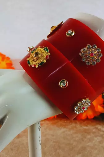Stone stud colour red pack of 2 material acrylic bangle