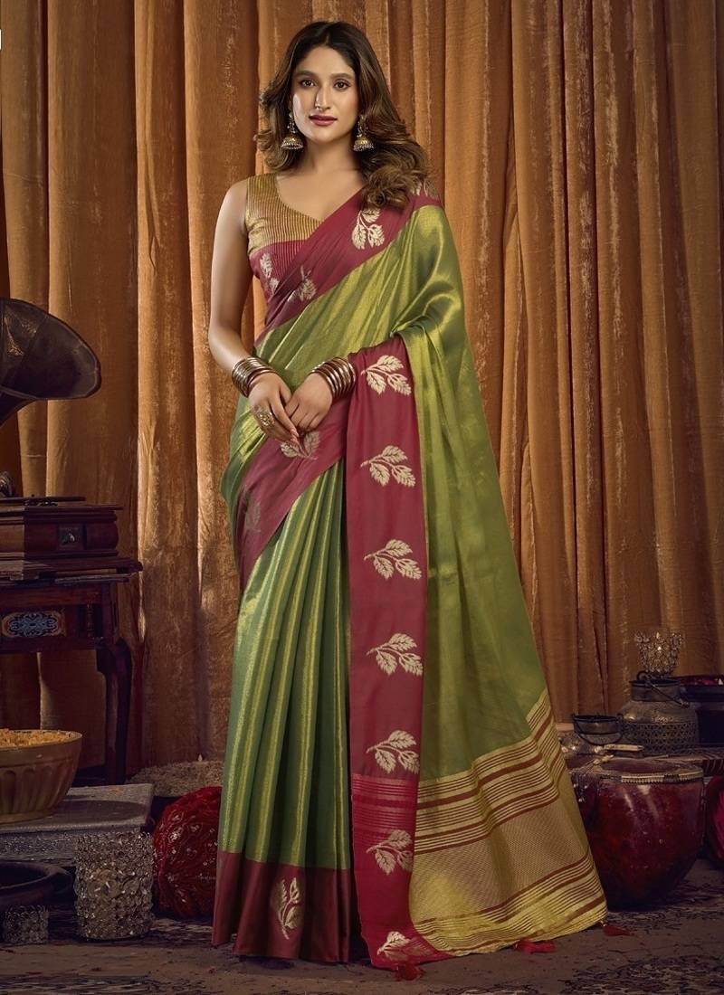 Green soft tissue contrast border with jhallar saree