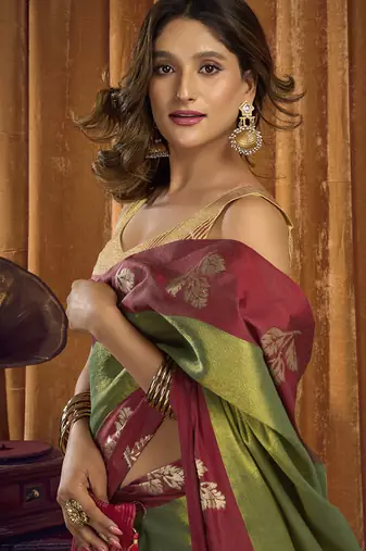 Green soft tissue contrast border with jhallar saree