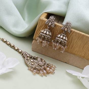 Gold color kundan earrings tikka set 2