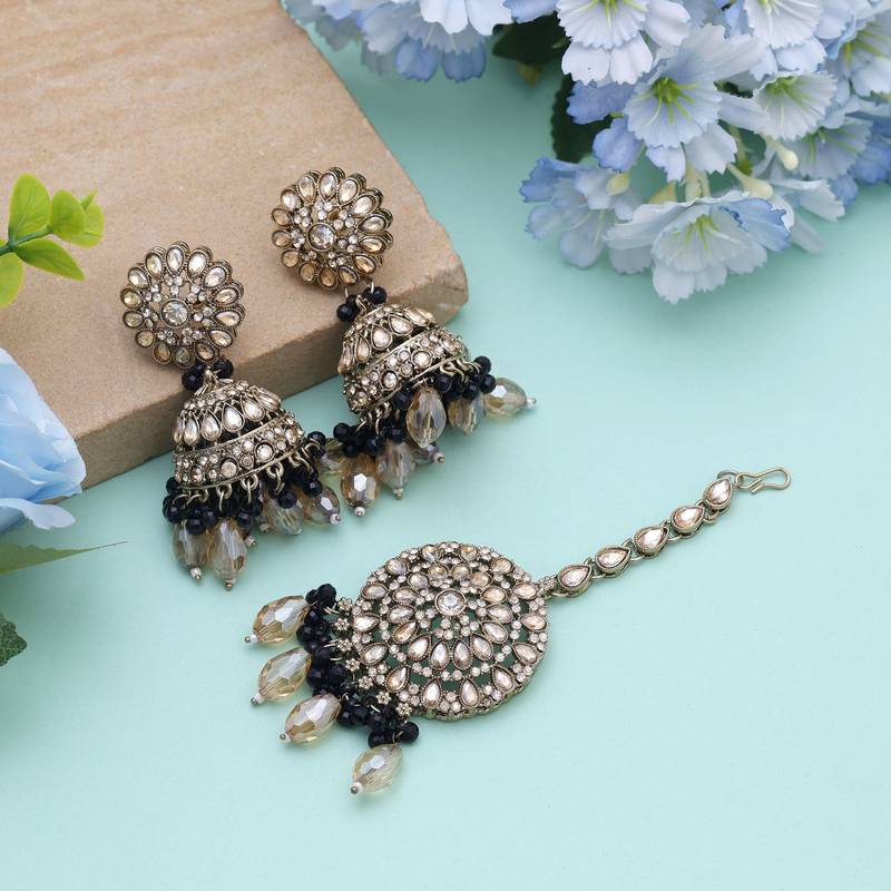 Black color kundan earrings tikka set