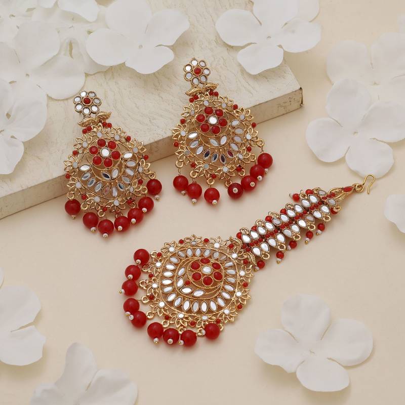 Red color kundan earrings tikka set