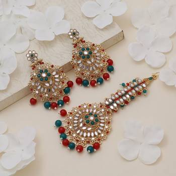 Red & green color kundan earrings tikka set 1