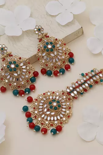 Red & green color kundan earrings tikka set