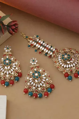 Red & green color kundan earrings tikka set