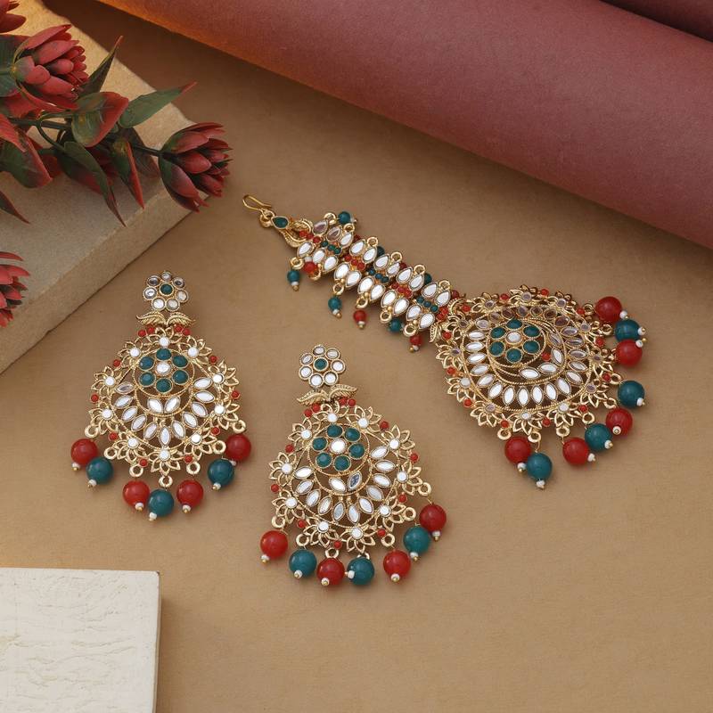 Red & green color kundan earrings tikka set