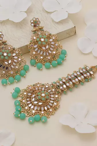 Parrot green color kundan earrings tikka set