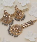 Grey color kundan earrings tikka set
