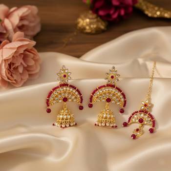 Magenta color kundan earrings tikka set 1