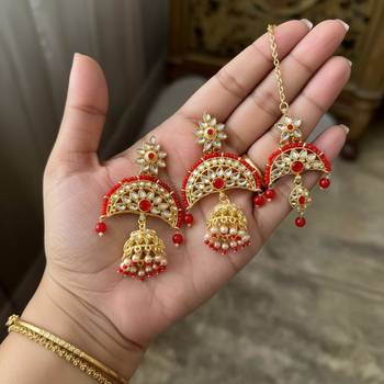Magenta color kundan earrings tikka set 2