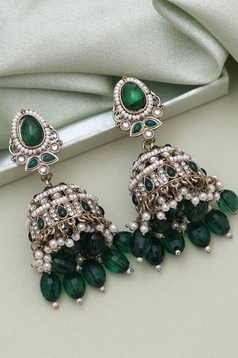 Green color kundan earrings