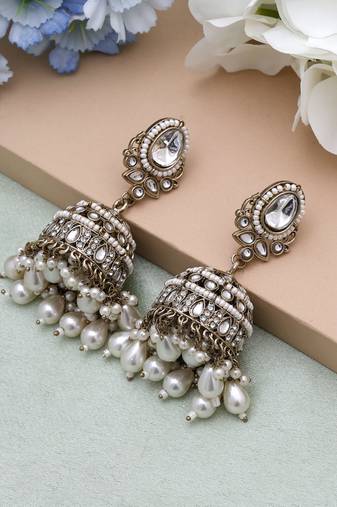 White color kundan earrings