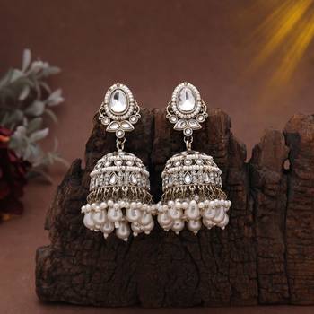 White color kundan earrings 2